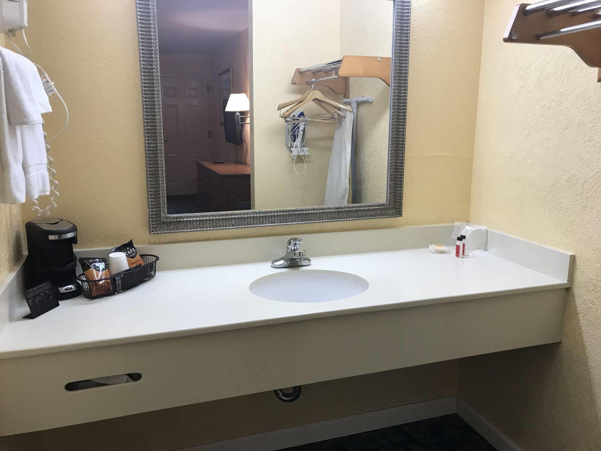 Seven Hills Suites I-10 Tallahassee Bagian luar foto